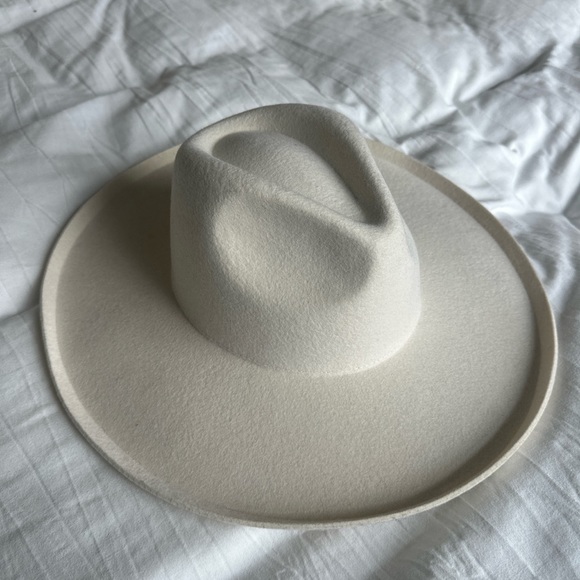 COPY - Lack of color hat Meloivory. The melodic fedora. Color is ivory. 55cm si… - Picture 2 of 4